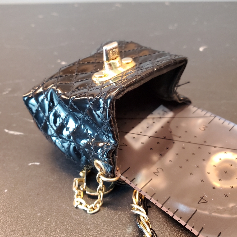 Vintage Mini Quilted Patent Leather Coin/Purse by David Salvatore. - Picture 5 of 5